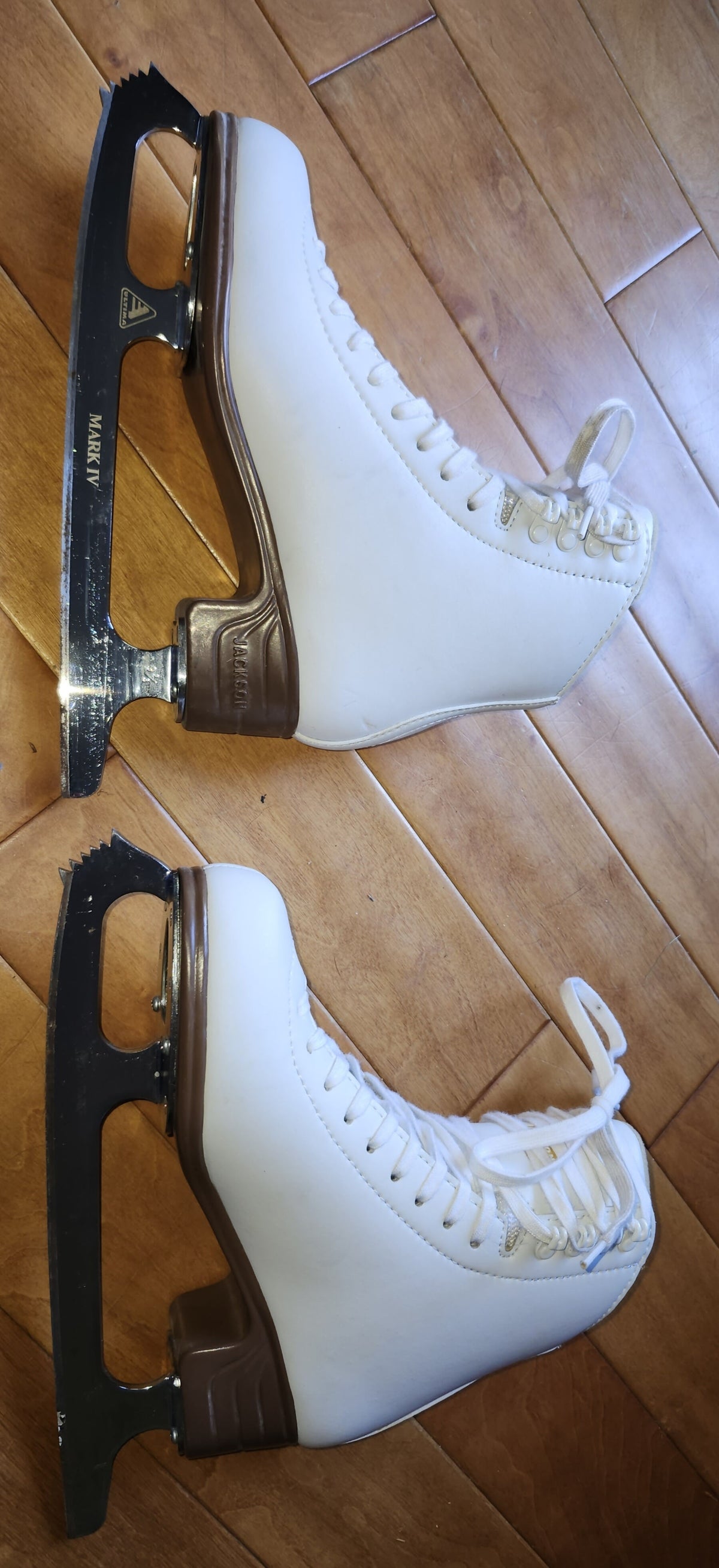 Like New Jackson Artiste Figure Skates Size 6C with Mark IV Blades